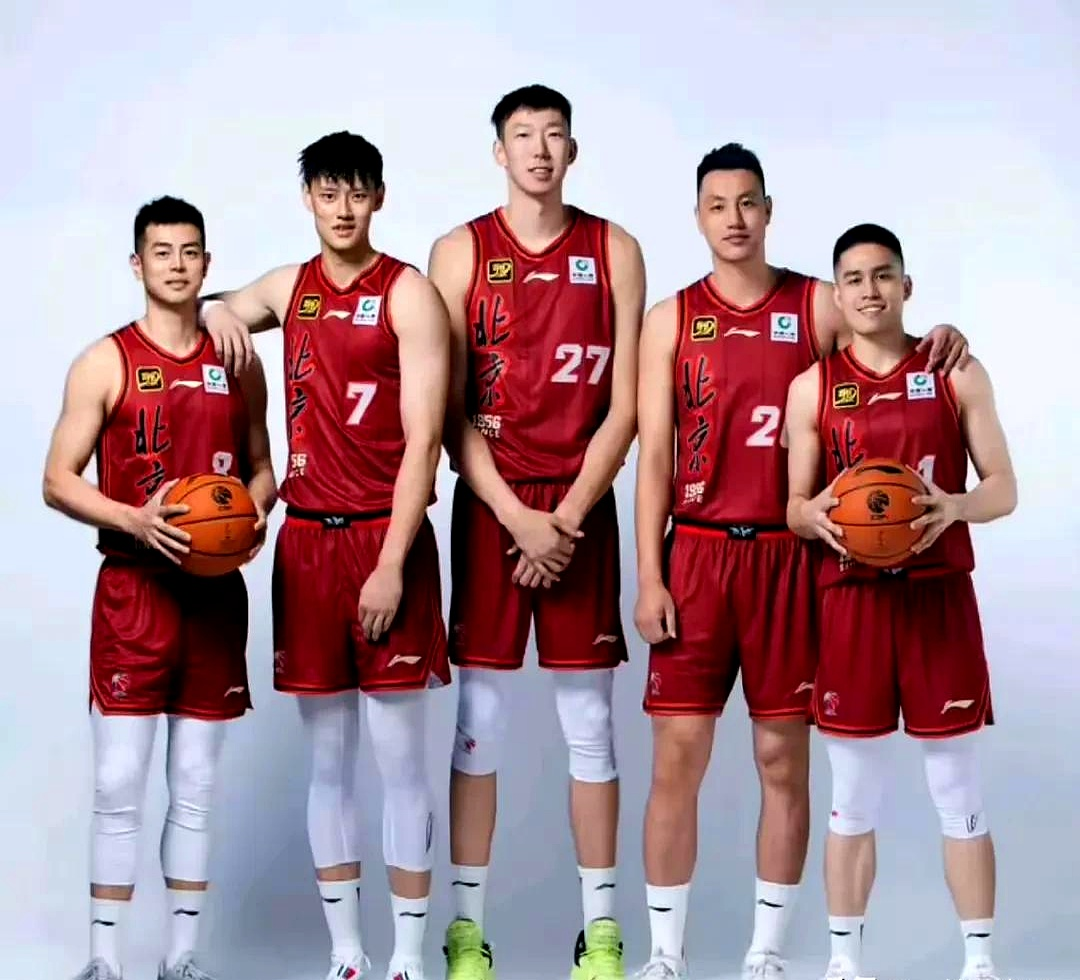 NBA创造历史！8年8个不同球队夺冠，别说马刺路还长